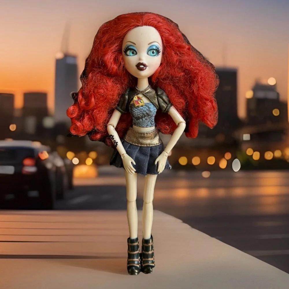 Bratz Bratzillaz Glam Gets Wicked Meygana Broomstix Doll* MGA Entertainment 2012 - Picture 2 of 6